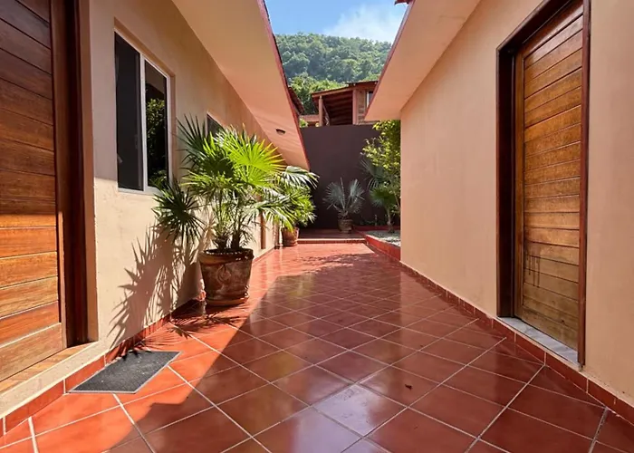 Victoria Mirador Lodge *