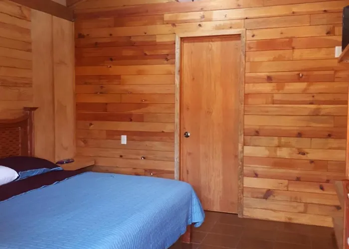 Victoria Mirador Lodge *